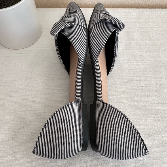 New Restricted Black/White Pinstripes Canvas Bow Pointed Flats Women’s 8 - Picture 6 of 9